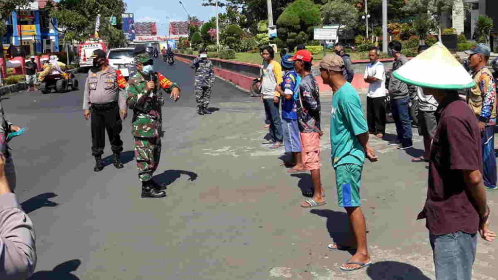 Tak Pakai Masker, Warga dan Wisatawan Pangandaran Diberi Sanksi Sosial