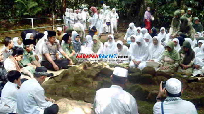 Ribuan Warga Ciomas Panjalu Gelar Tradisi Nyipuh