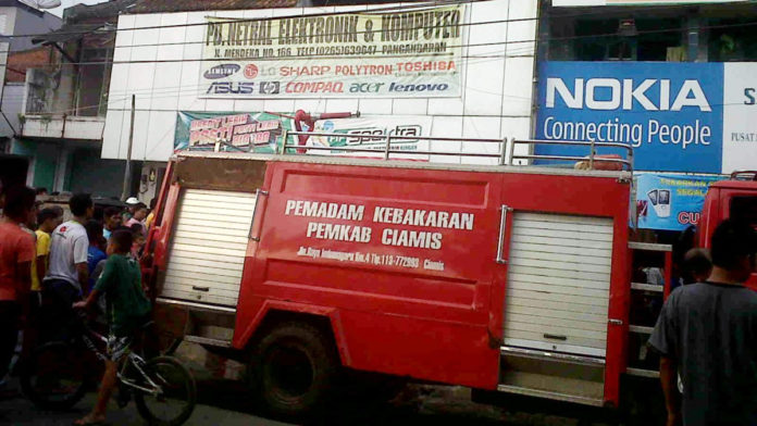 Toko Elektronik di Pasar Pangandaran Terbakar