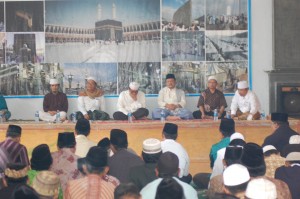 1.Hamida (Himpunan Alumni Miftahul Huda) se-Jawa Barat memberikan dukungan penuh kepada pasangan Calon Gubernur-Wakil Gubernur Jawa Barat, Ahmad Heryawan- Deddy Mizwar (Aher-Demiz). Pernyataan resmi itu disampaikan sejumlah ulama Hamida di Ponpes Al Hasan Ciamis, Senin (18/2).