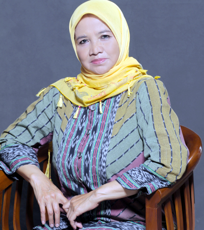 Hj. Ade Uu Sukaesih 