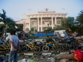 Salah satu kerusakan akibat bencana tsunami Pangandaran yang terjadi pada 16 Juli 2006 silam.
