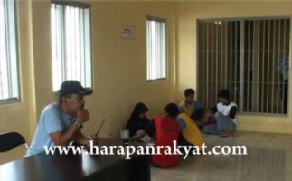 Suasana di dalam Lapas Kelas 3 Gunung Putri, di ruang besuk keluarga. Foto: Entang Saeful Rachman/HR
