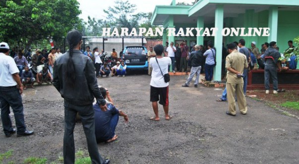 Demo warga Batulawang