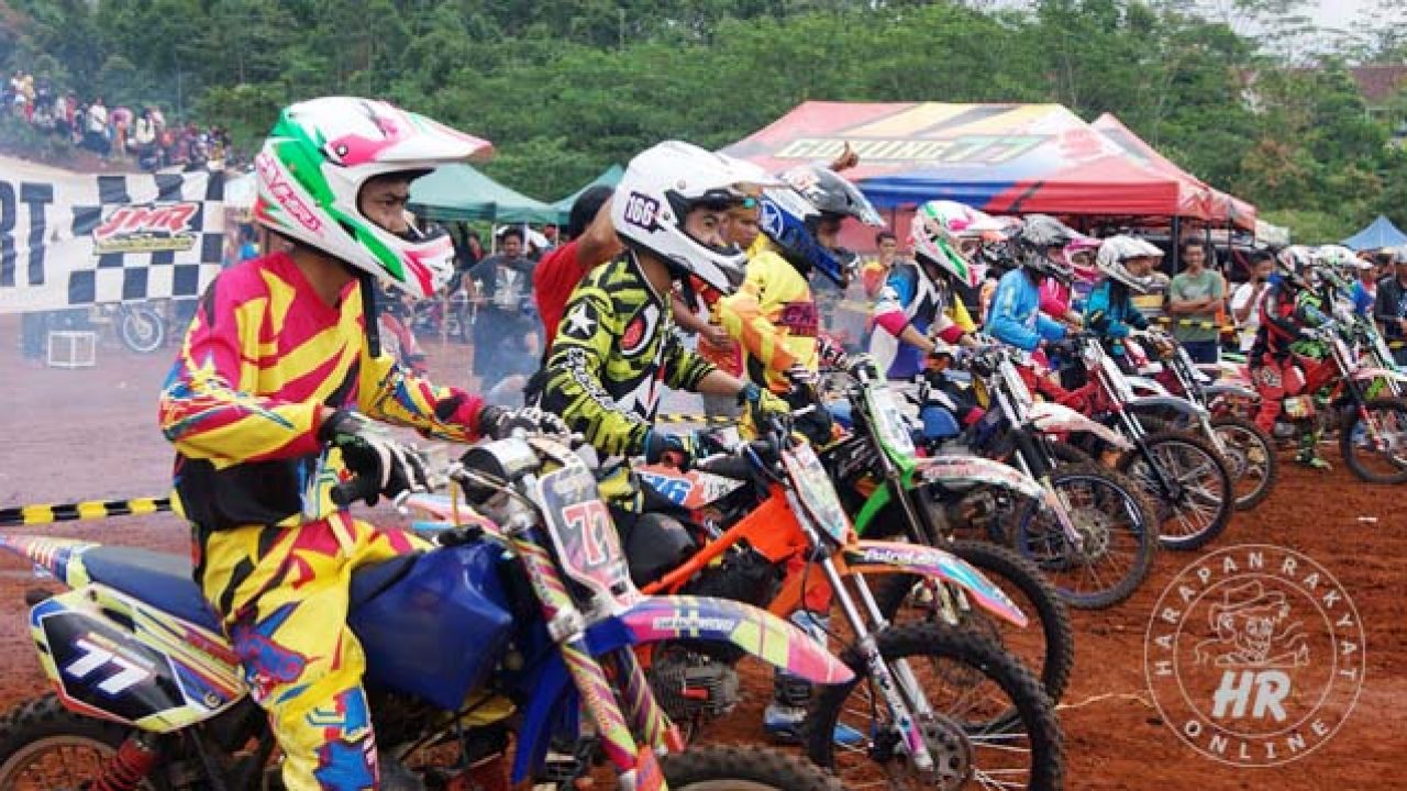 Kejuaraan Grasstrack Di Sirkuit Pusparaya Ciamis Berlangsung Seru