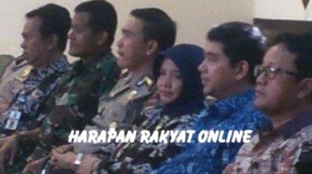 Menteri Pendayagunaan Aparatur Negara dan Reformasi Birokrasi, Yuddy Chrisnandi, bersama Walikota Banjar, Hj. Ade Uu Sukaesih S.Ip., M.Si., saat kunjungan kerja ke Pemkot Banjar, Jum’at (26/06/2015).