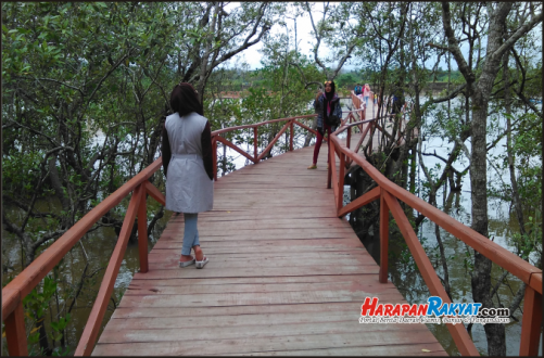 Keindahan “Jembatan Cinta” Pangandaran Bikin Wisatawan Terkesan
