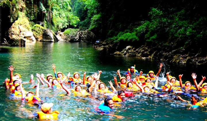 Begini Sensasi Lain Body Rafting di Green Canyon Pangandaran