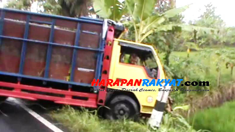  Truk  Masuk  Parit di Ciamis Anak 5 Tahun Lolos dari Maut