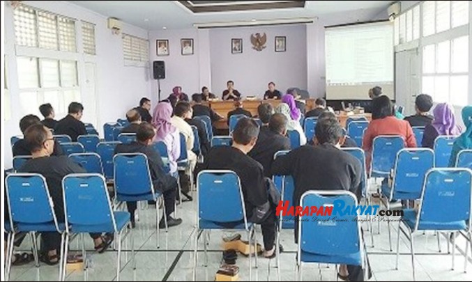 Rapat Koordinasi Kelompok Kerja (Pokja) Pengembangan Kawasan Strategis Cepat Tumbuh (KSCT) Agropolitan dan Lumbung Padi tahun Anggaran 2016, yang digelar di Aula Adipati Angganaya Bappeda Ciamis, beberapa waktu lalu. Photo : Dokumentasi Bidang Perekonomian Bappeda Ciamis