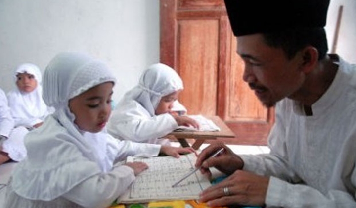 Guru Ngaji di Pangandaran Dapat Rp. 1,2 Juta Per Tahun