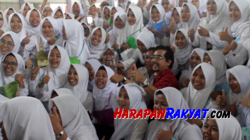 Mahasiswa Unigal Ciamis Antusias Bertemu Wagub Jabar