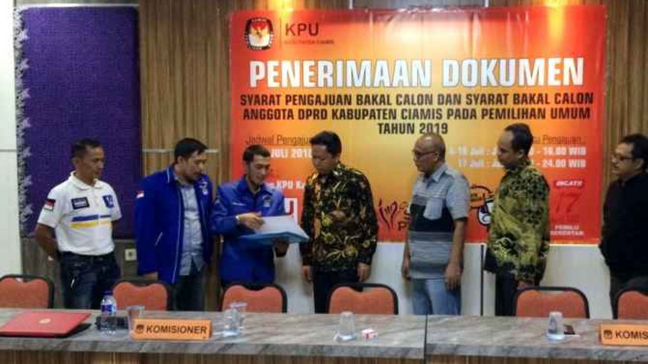 910+ Kursi Kantor Ciamis Terbaik