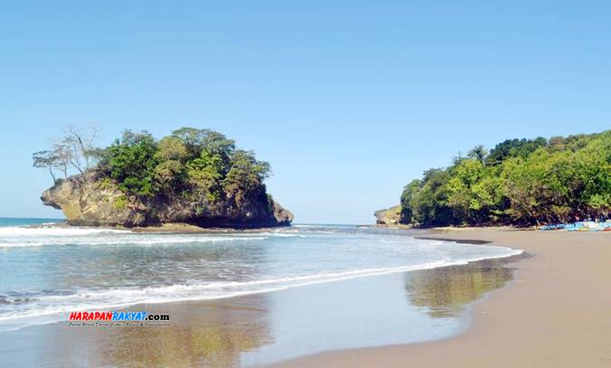 Masih Dikelola Pemdes Pantai Madasari  Pangandaran Sepi 