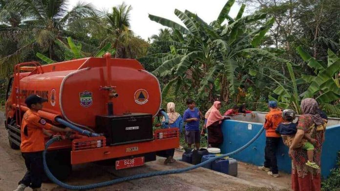 BPBD Ciamis salurkan air bersih