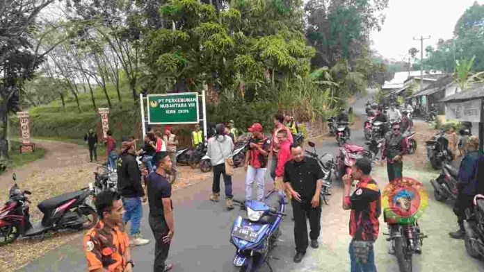 Warga Langkaplancar