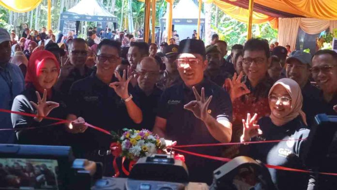 Ridwan Kamil, saat meresmikan bank sampah
