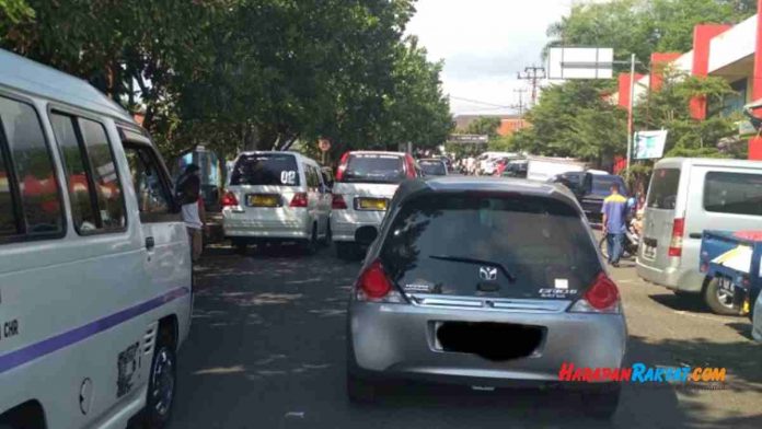 jalanan depan pasar Ciamis
