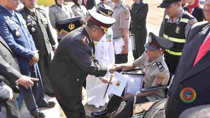 penghargaan ke Polisi