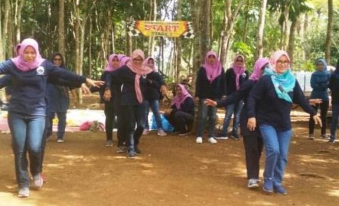 HUT RI ke 74, DWP BPKD Ciamis Gelar Kegiatan di Sayang Kaak