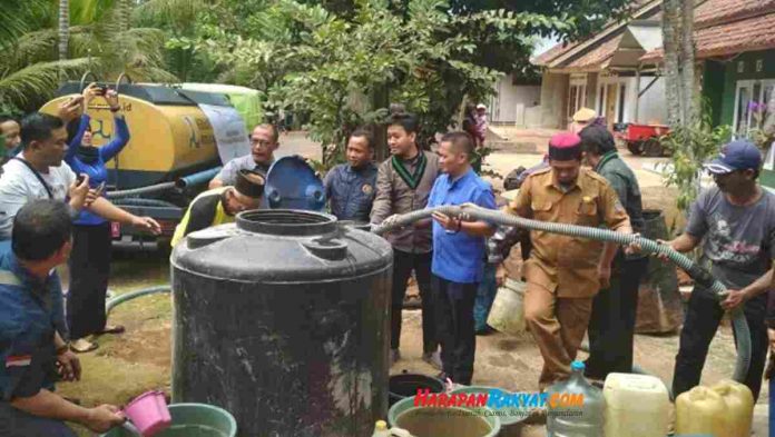 Warga Cijeungjing Ciamis