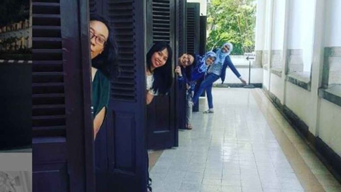 Pengunjung lawang sewu Semarang