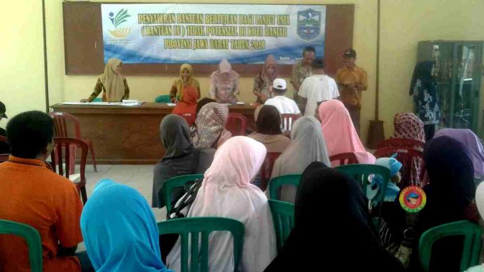Bantuan Khusus Lansia