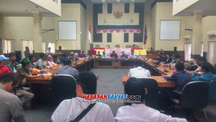 Tolak Revisi UU KPK dan RKUHP, HMI Kota Banjar Gelar Aksi ke DPRD