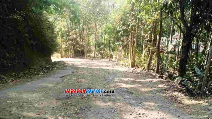 Jalan Penghubung Cidolog-Jelegong Ciamis Rusak Parah, Warga Minta Perbaikan