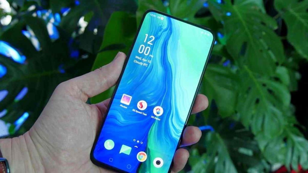 Layar Oppo Reno 5G.