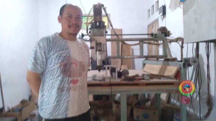 Mesin Ukir Otomatis Topik