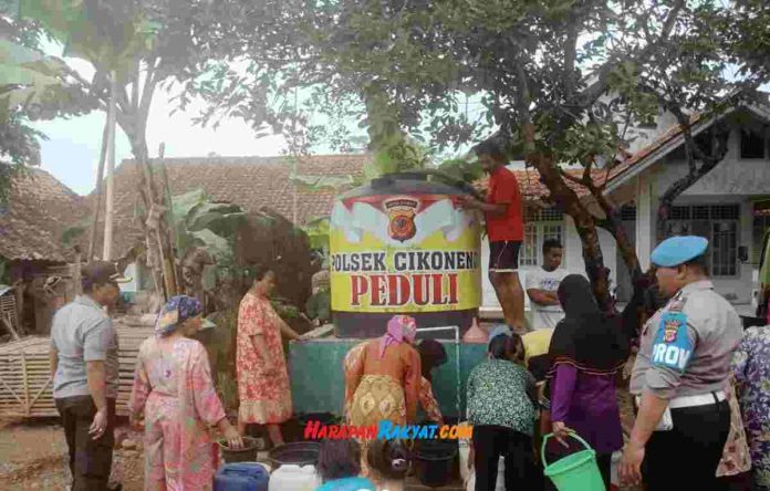 Polres Ciamis salurkan air bersih