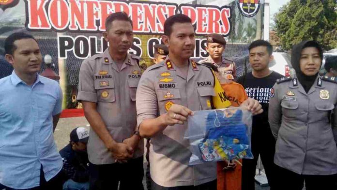 Aniaya Anak Tiri