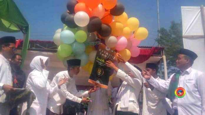 Kirab Karrnaval Santri