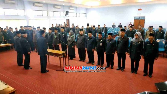 rotasi dan promosi terhadap 16 pejabat eselon II di lingkungan Pemerintah Kabupaten Ciamis