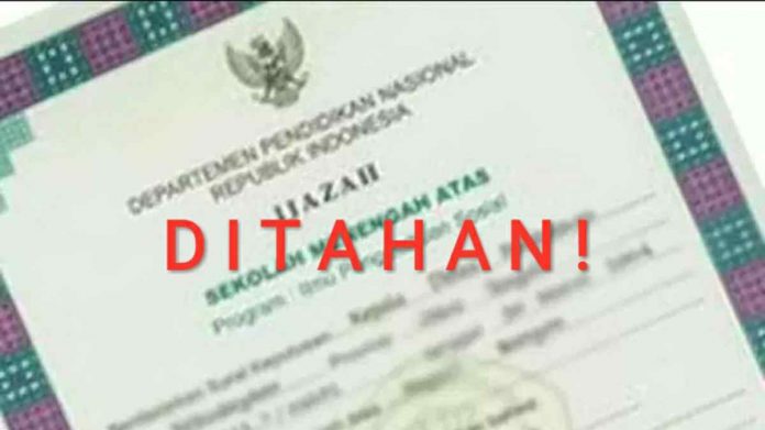 Ijazah ditahan
