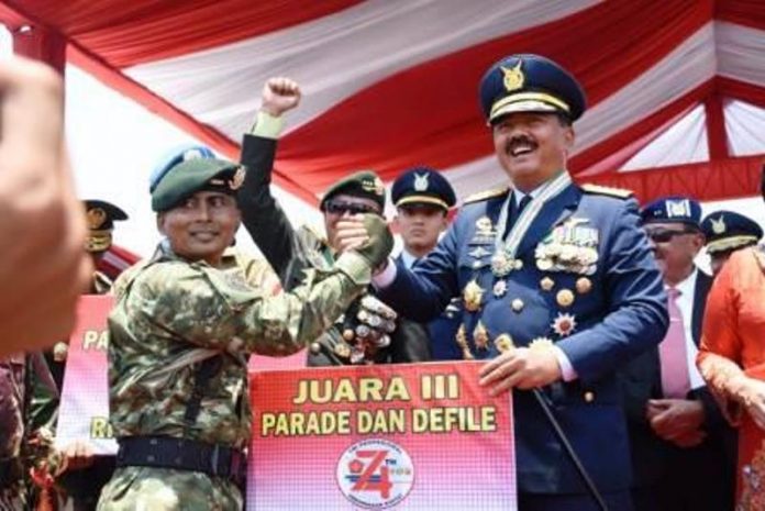 Raider 323 Buaya Putih Juara 3 Parade Defile HUT TNI ke 74