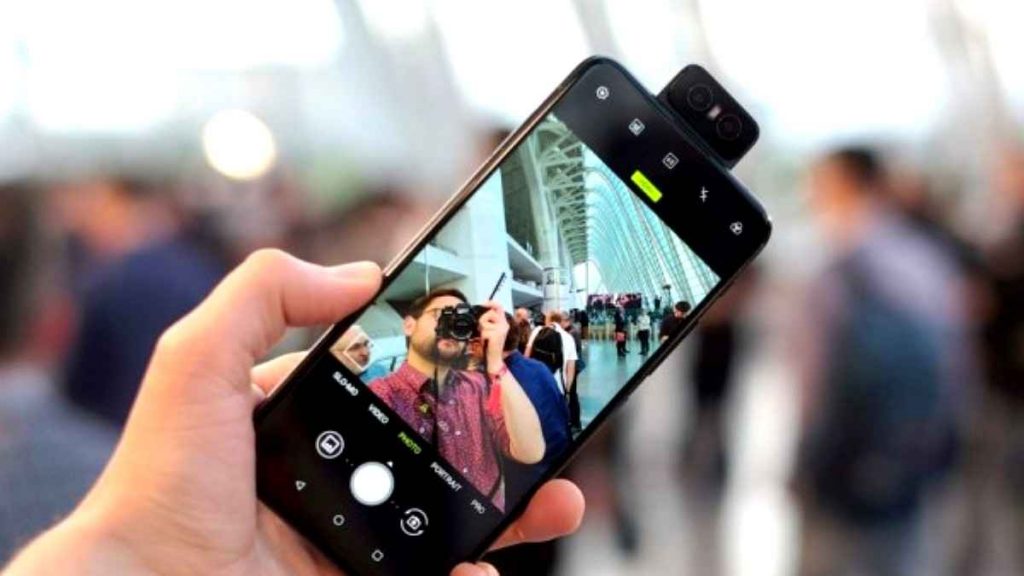 Asus ZenFone 6. Photo : Net/Ist.