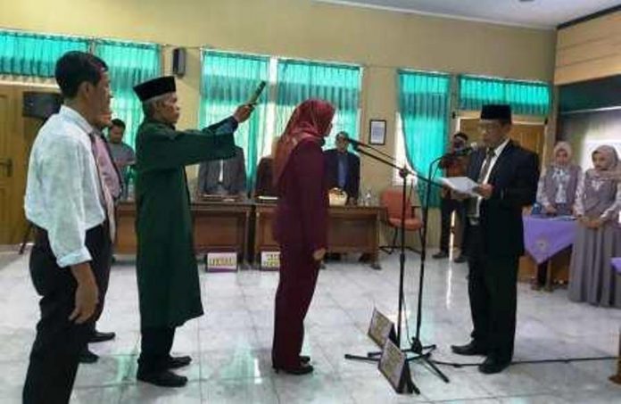 Dewi Mulyanti Jabat Ketua Prodi Magister Hukum Unigal