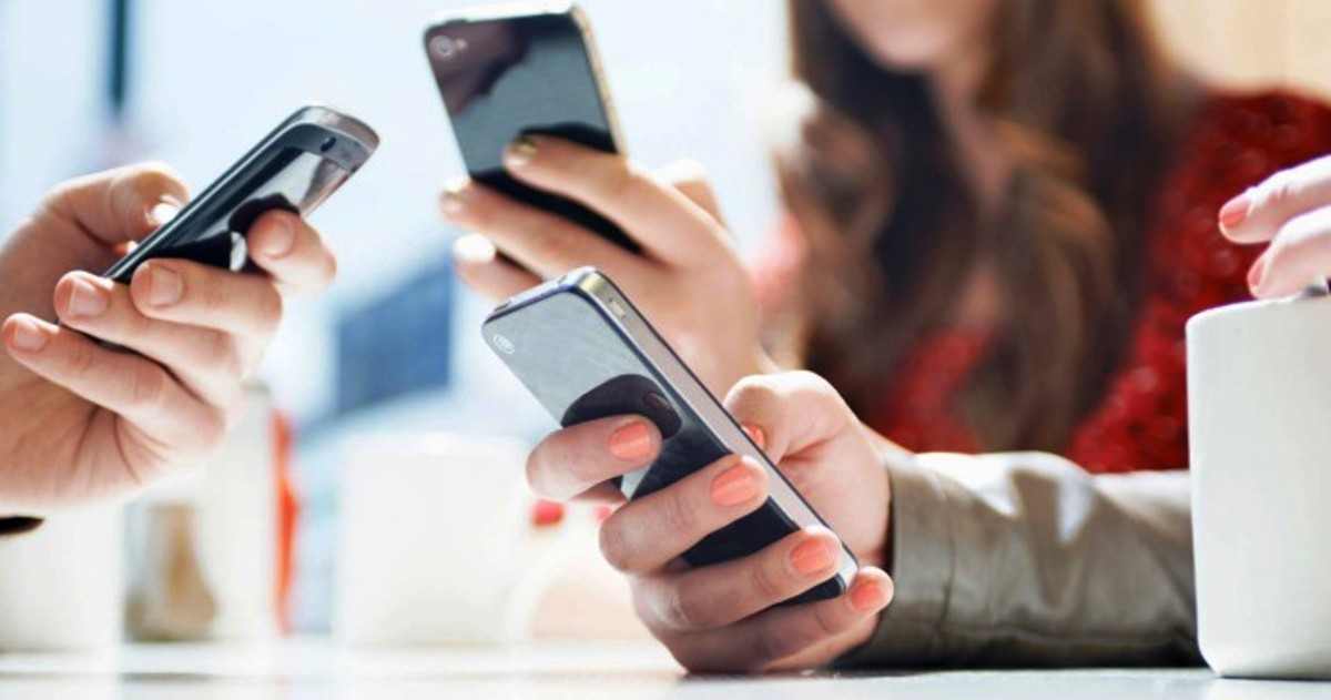 HP Layar Kecil Terbaik 2019 Nyaman Digenggam, Ini Spesifikasi dan