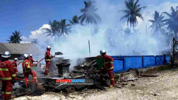 Rumah milik Uus, warga Dusun Padasuka, RT.01, RW.17, Desa Wonoharjo, Kecamatan Pangandaran, Kabupaten Pangandaran, ludes terbakar,