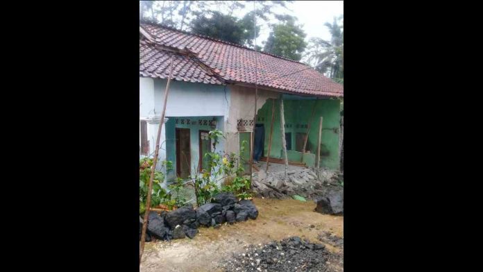 Pergerakan tanah di Pangandaran