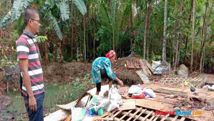 Rumah ambruk