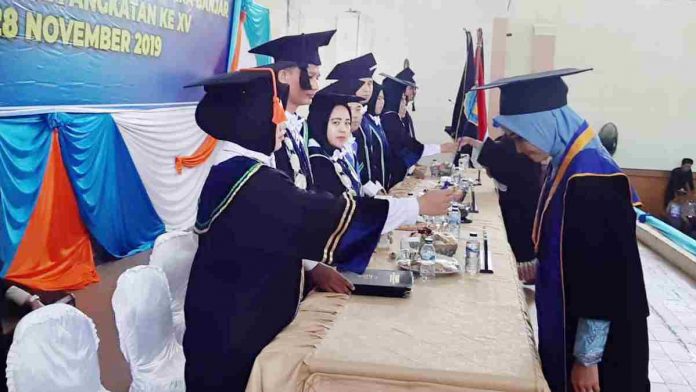 Ketua STISIP BP Banjar ke 96 Mahasiswa yang Diwisuda