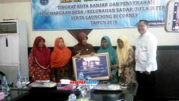 Empat Kelompok Wanita Tani (KWT) di Kota Banjar, Jawa Barat, mendapat penghargaan sebagai Kelurahan/Desa Sadar Inflasi dari Bank Indonesia (BI).