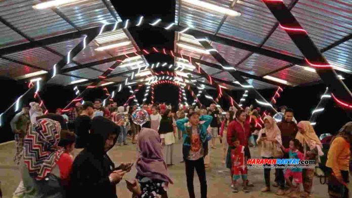 Anjungan Plaza Perahu Siar Pangandaran