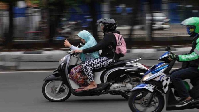 Bahaya Bonceng Anak di Depan