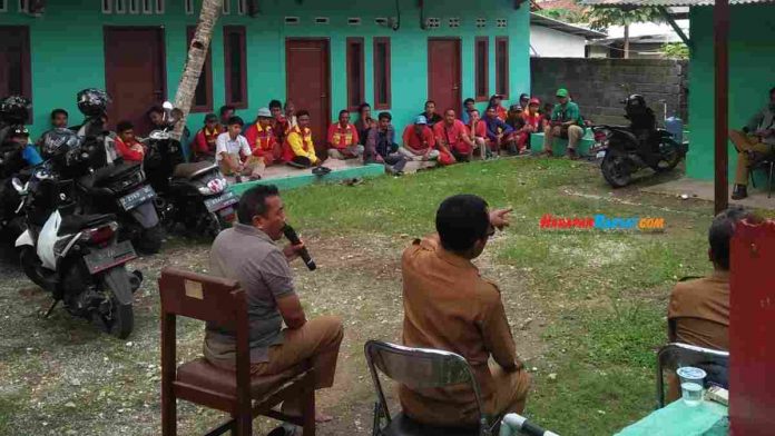 Petugas Kebersihan di Pangandaran