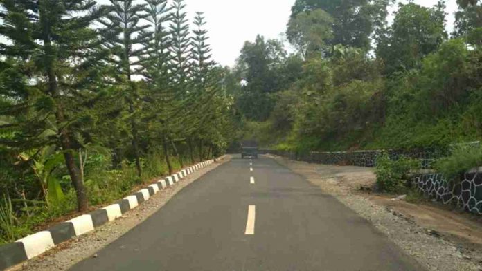Jalan Saguling-Jalatrang Ciamis Selesai Dihotmix