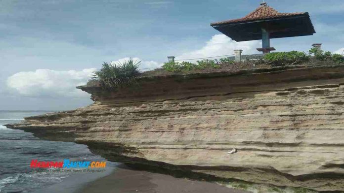 Wisata Pantai Batu Hiu Pangandaran